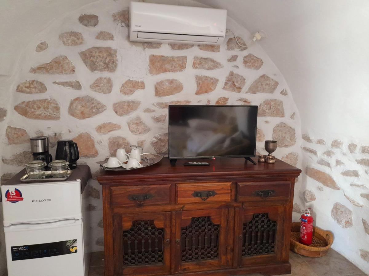 Apartmán The Two Carob Trees, Traditional Stonehouse, Nikandri, Pirgos Diros Lefkias Exteriér fotografie