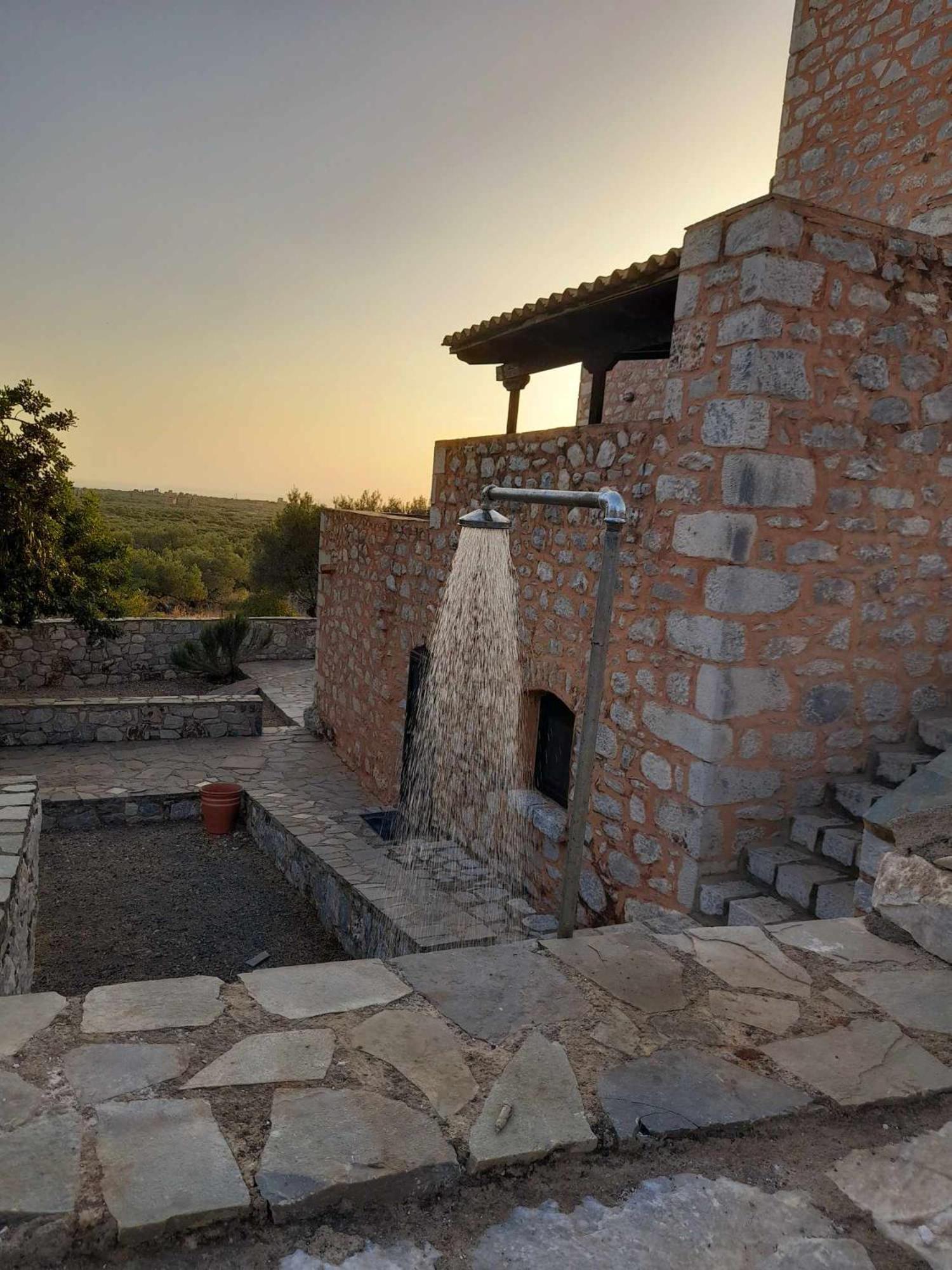 Apartmán The Two Carob Trees, Traditional Stonehouse, Nikandri, Pirgos Diros Lefkias Exteriér fotografie
