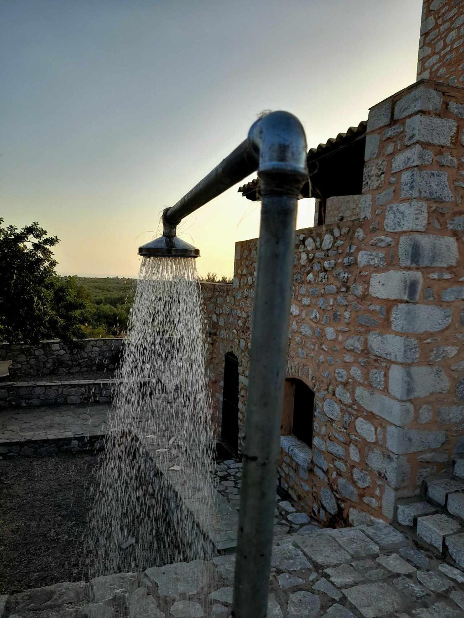 Apartmán The Two Carob Trees, Traditional Stonehouse, Nikandri, Pirgos Diros Lefkias Exteriér fotografie